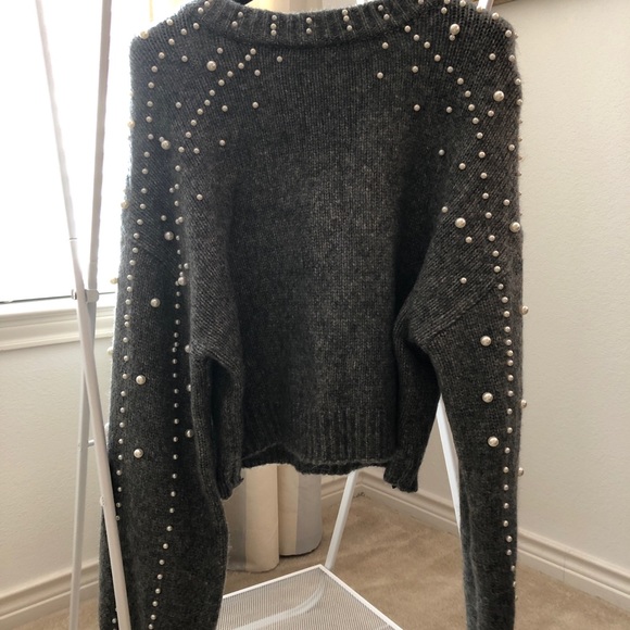 Zara Sweaters - ZARA CROPPED SWEATER WITH FAUX PEARLS Size M
